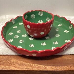Source Unknown Red and Green Polka Dot Dining Set